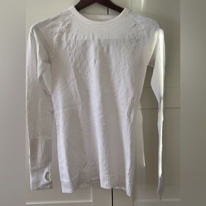 Long sleeve athletic top